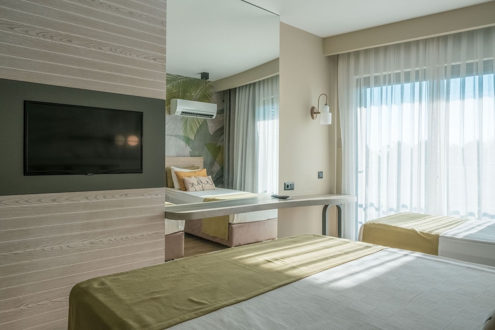 Side Square Hotel - Adults Only 19/40