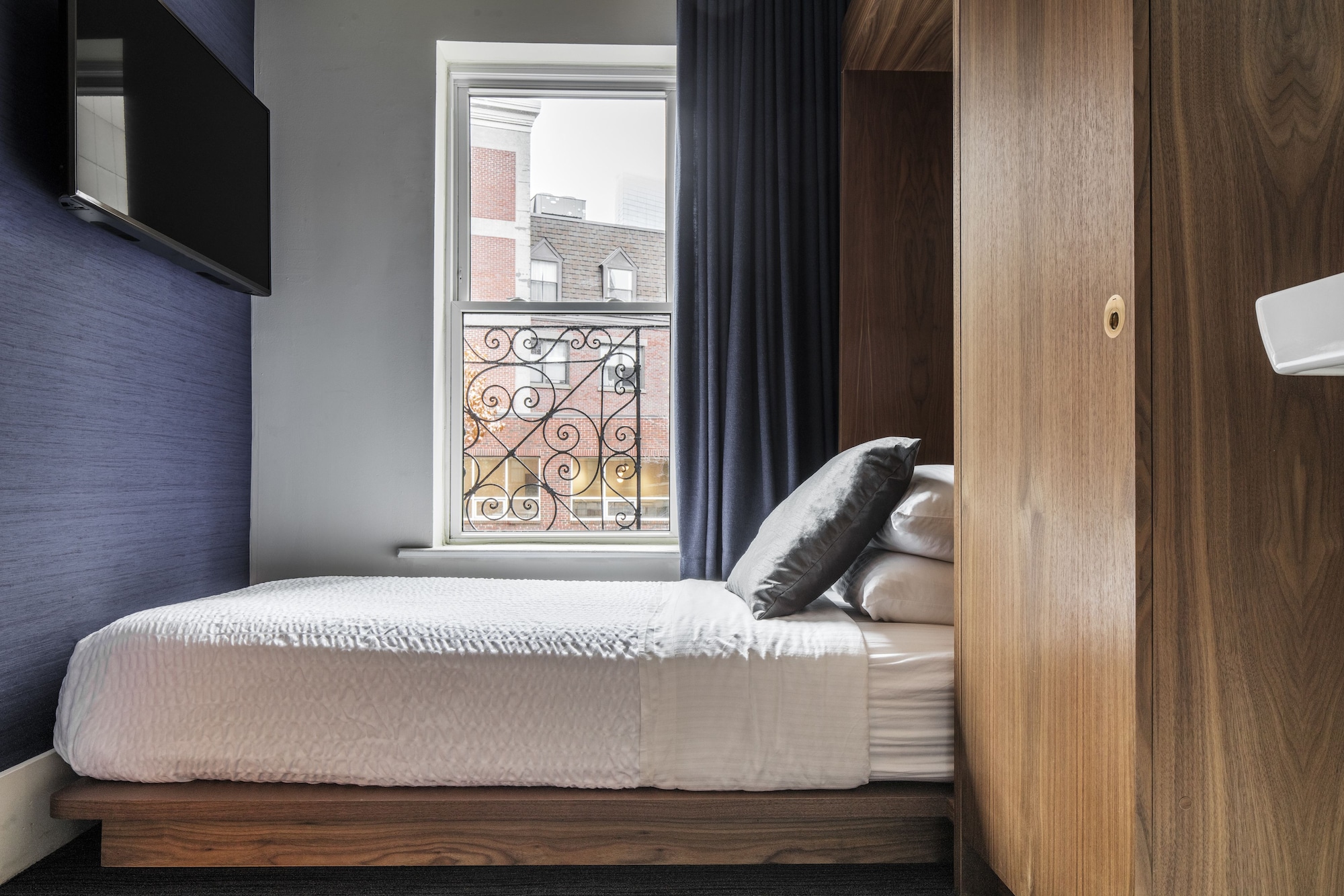 STANDARD, DOUBLE BED