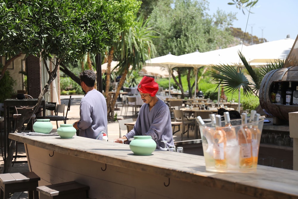 Le Petit Hotel du Flouka 45/50