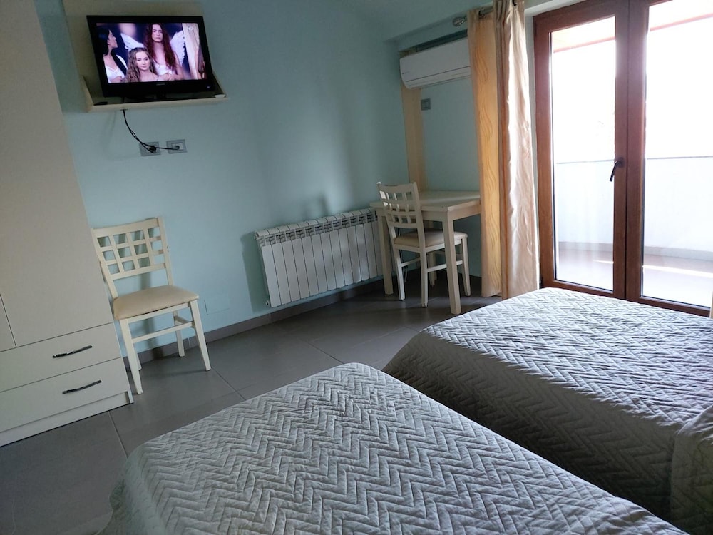 Hotel Piazza 25/50