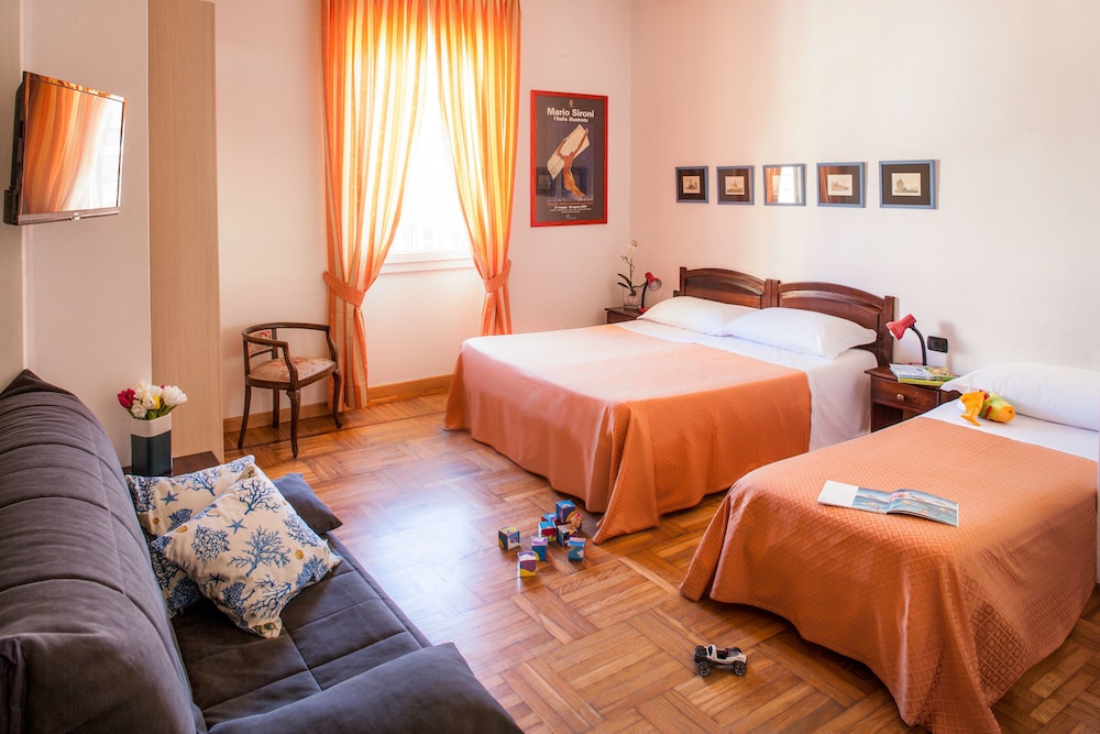 Albergo La Piazzetta 20/50
