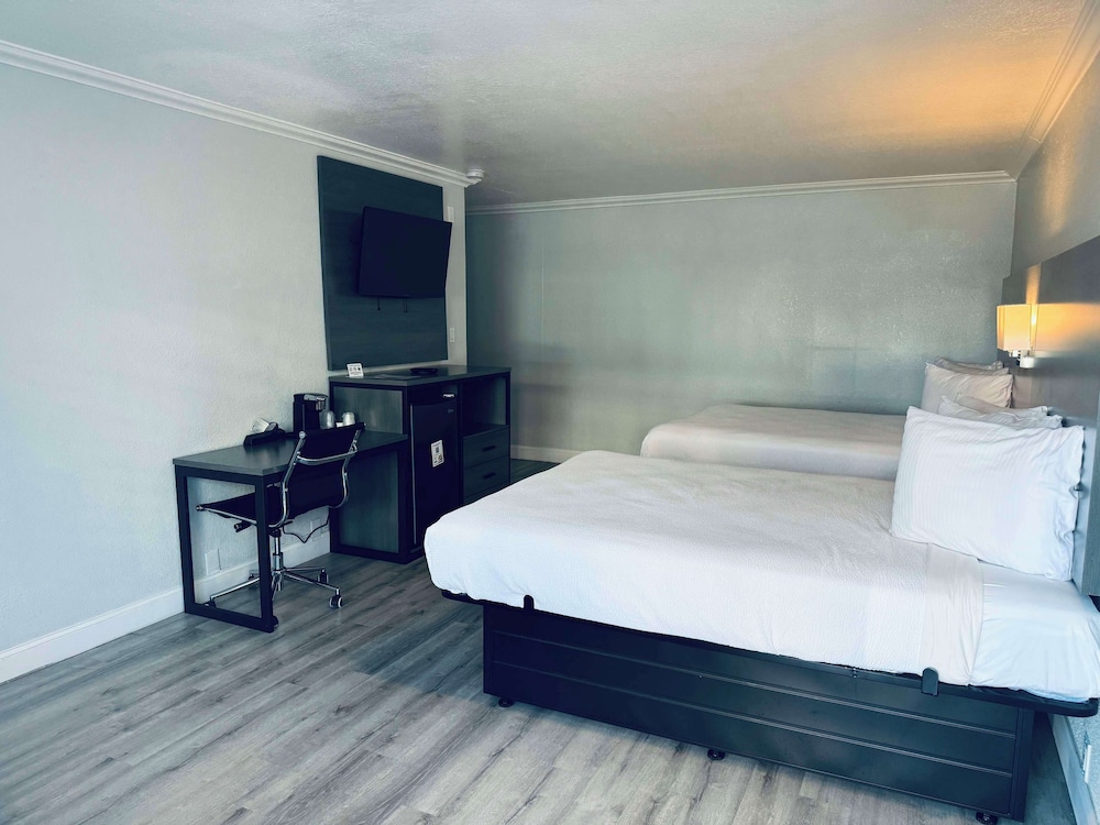 SureStay by Best Western Fresno Central 22/54