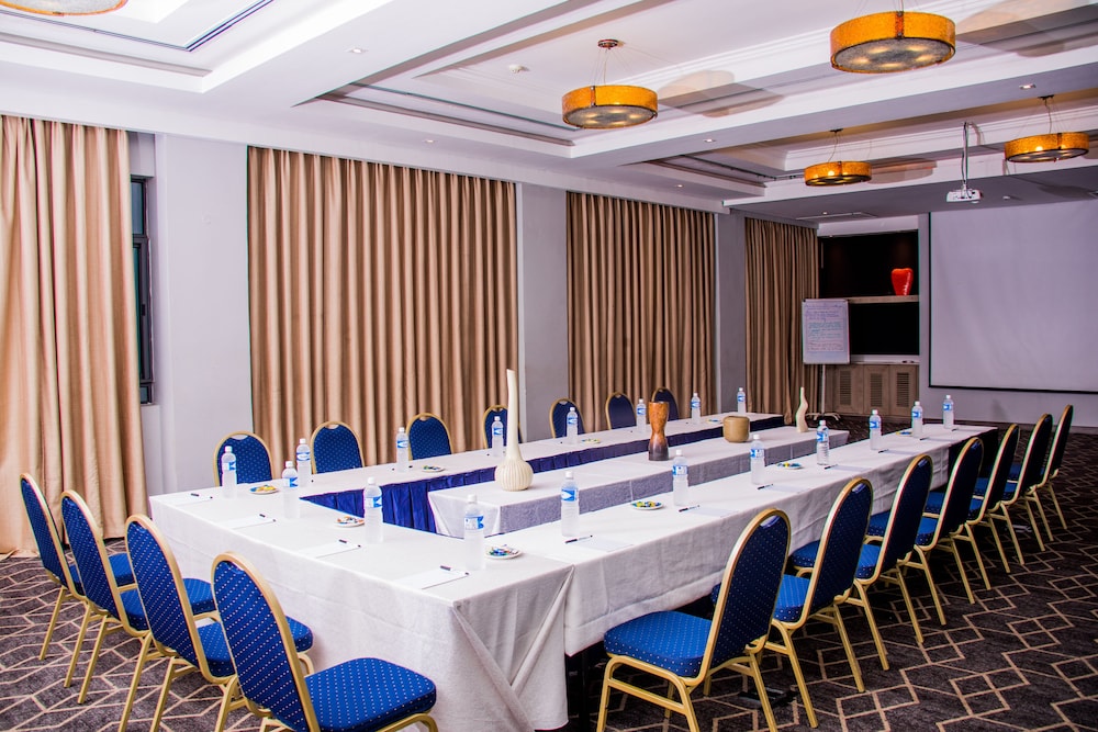 Radisson Hotel Lagos Ikeja 56/61