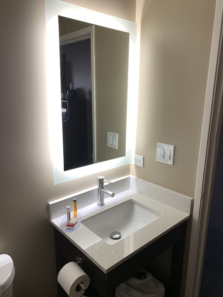 Super 8 by Wyndham Joliet 34/39