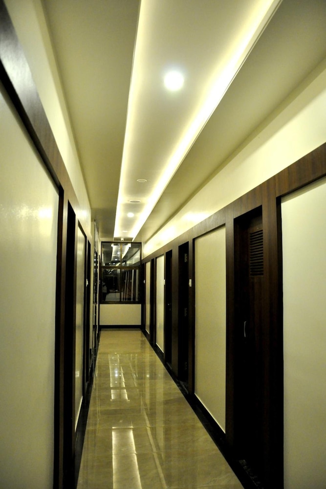 HOTEL GULMOHAR PRIDE 16/31