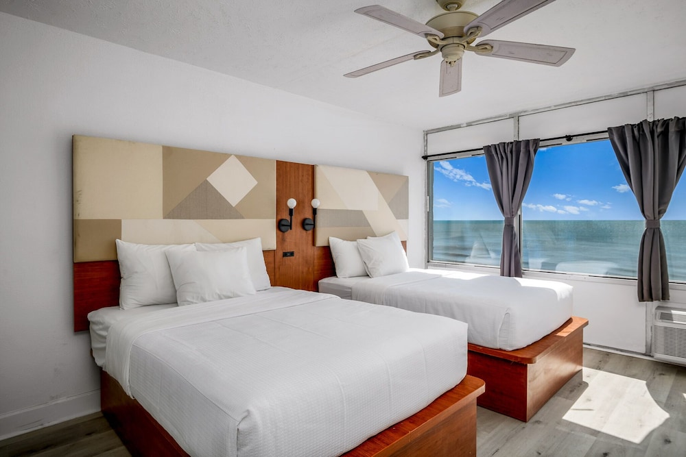 The Waves Hotel at Myrtle Beach 16/60