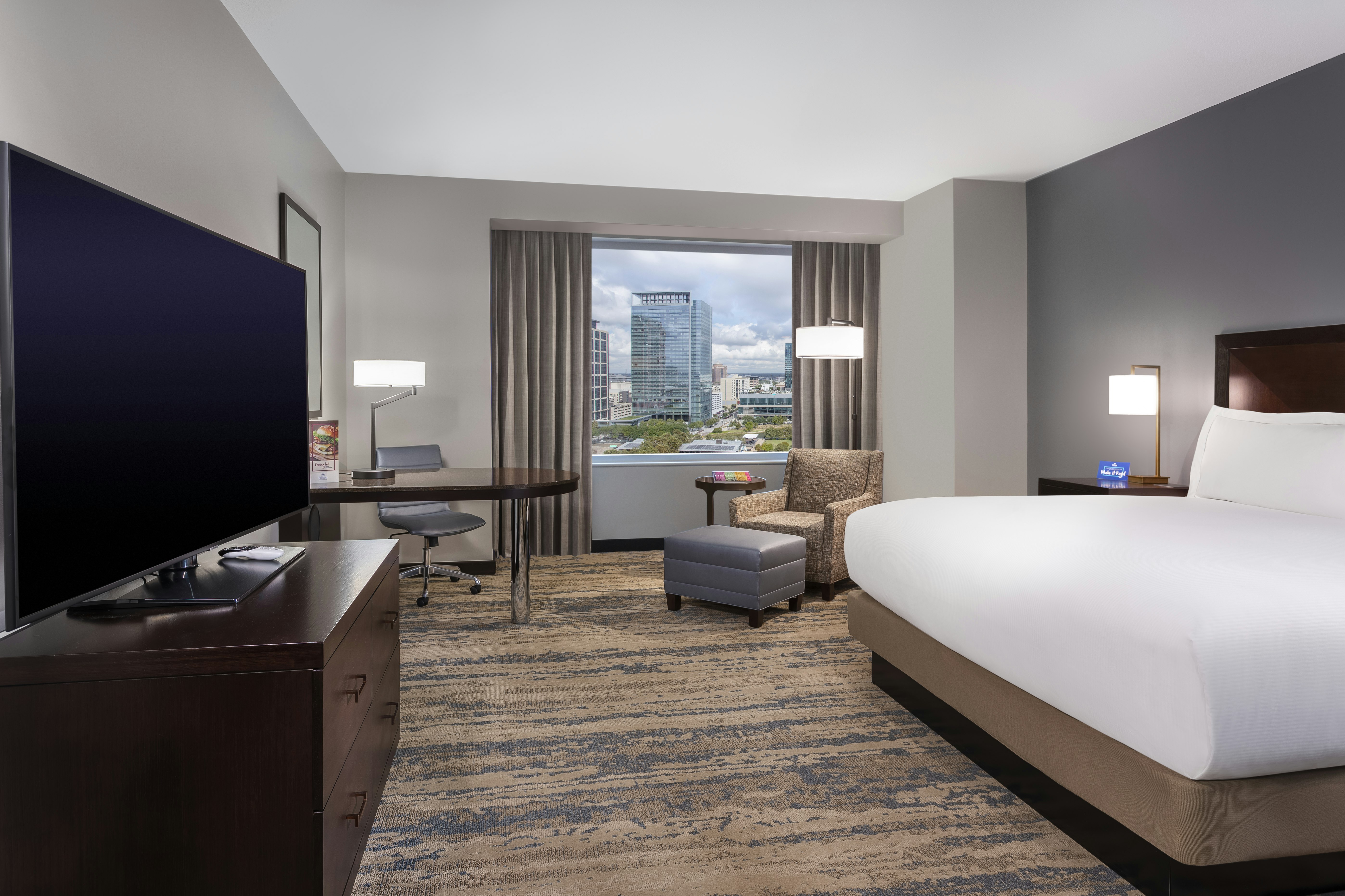 ROOM, KING BED, HIGH FLOOR