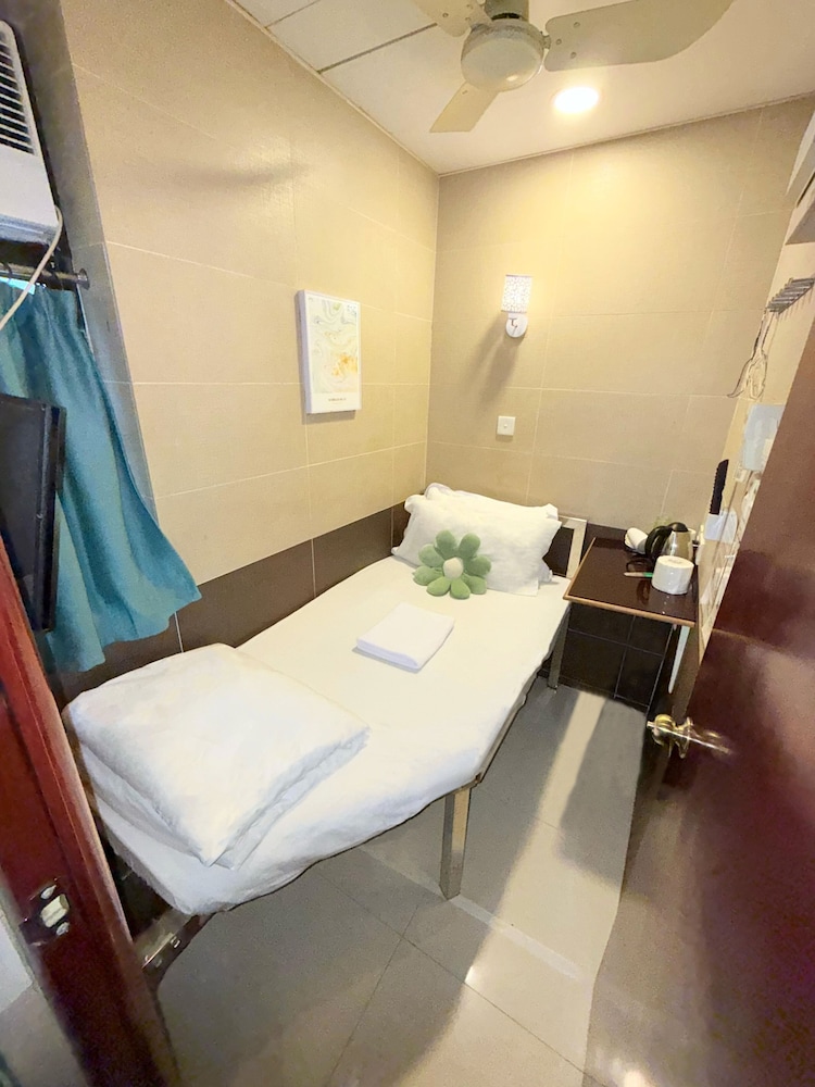 Apple Hostel 32/50