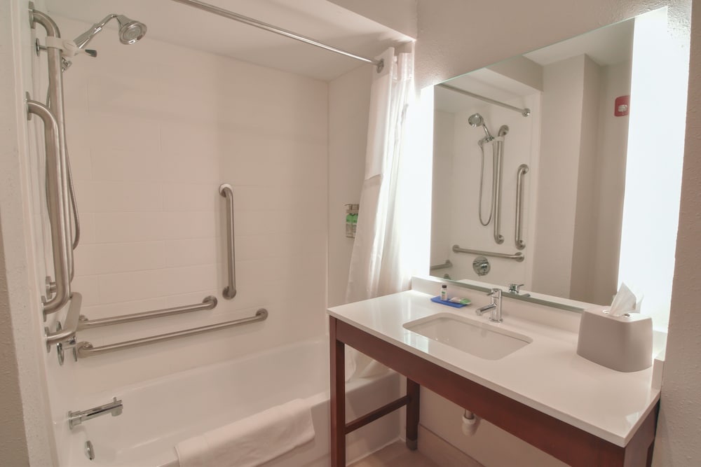 Holiday Inn Express Suites Indianapolis Northwest An Ihg Hotel 16/51