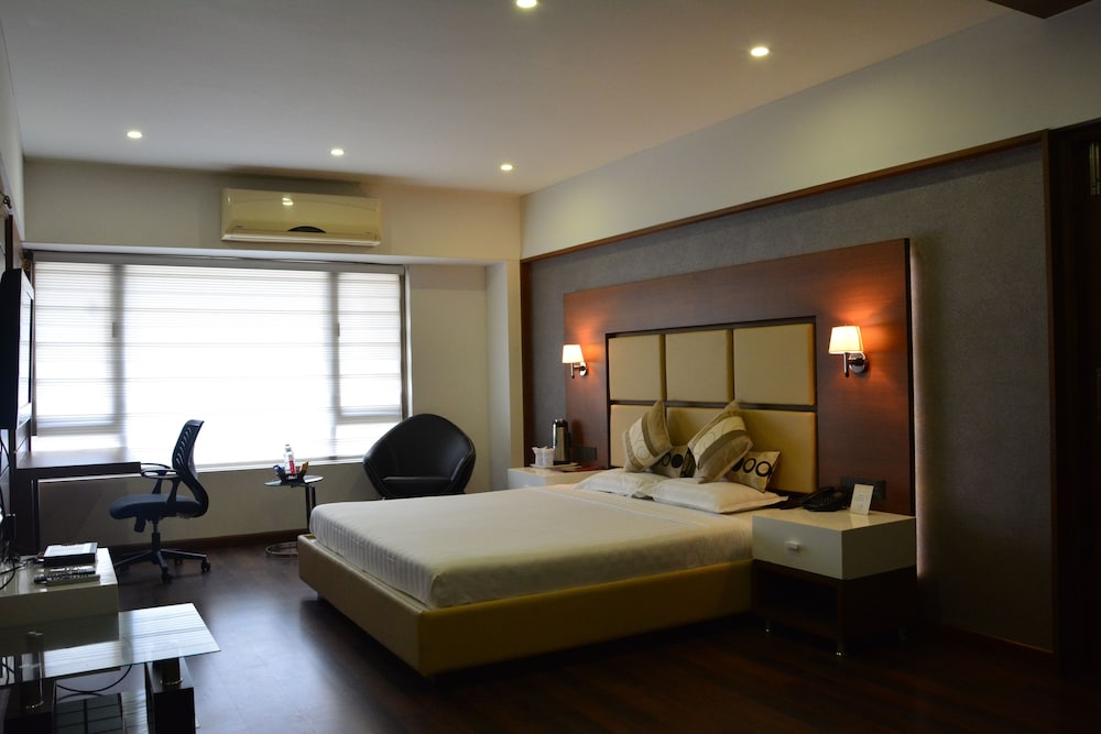 PLATINUM RESIDENCY HOTEL 14/28