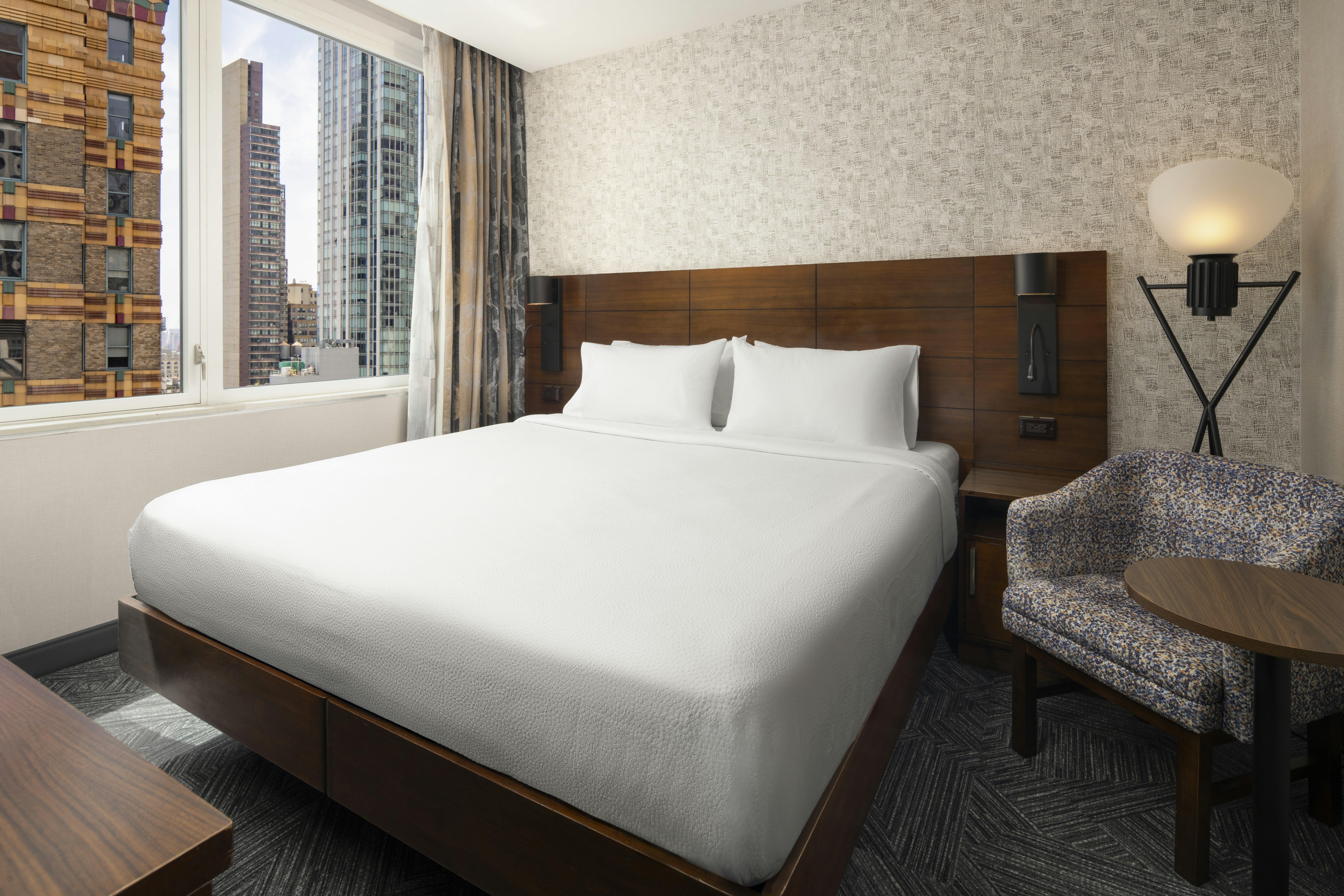 SUITE, KING BED, CITY VIEW, ACCESSIBLE