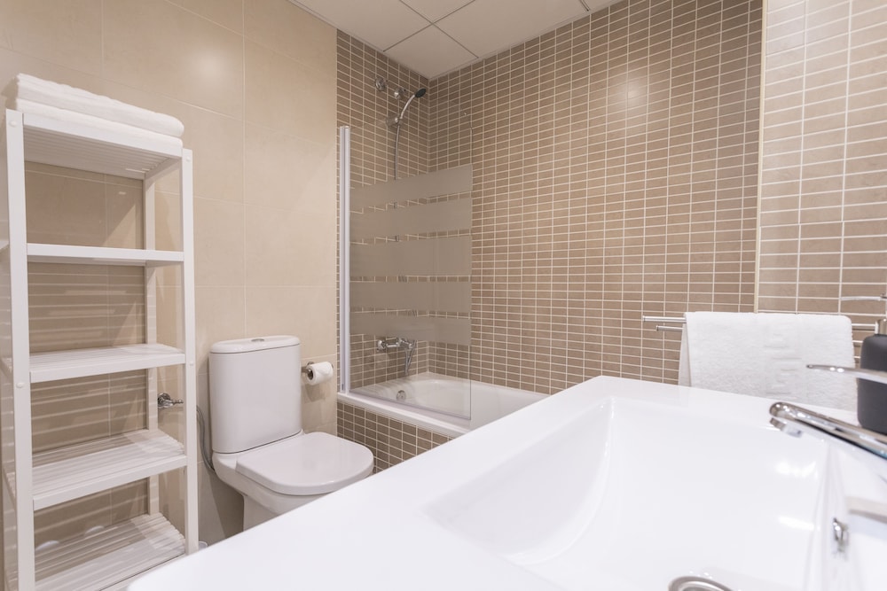 Malaga Rivas 34 Suites Homes 42/48