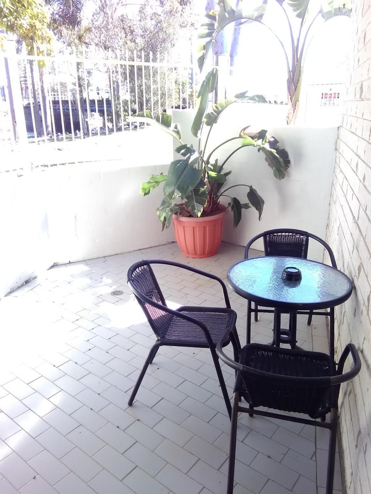 Palm Court Motor Inn 32/40