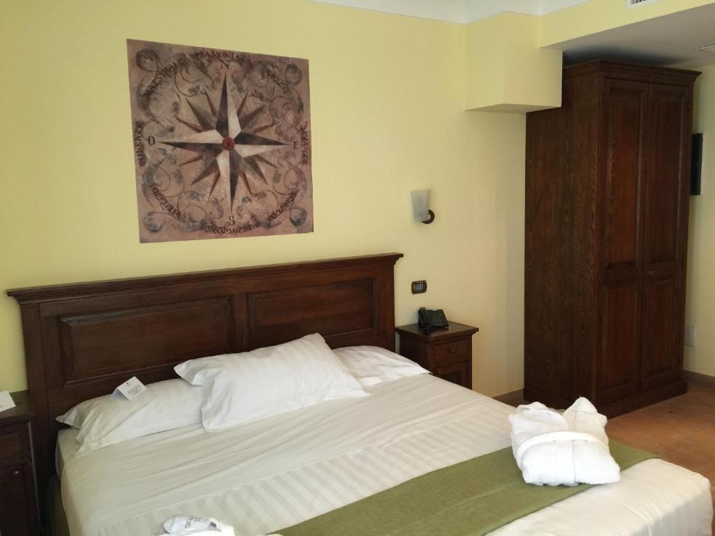 Standard, Double or Twin Bed, Attic