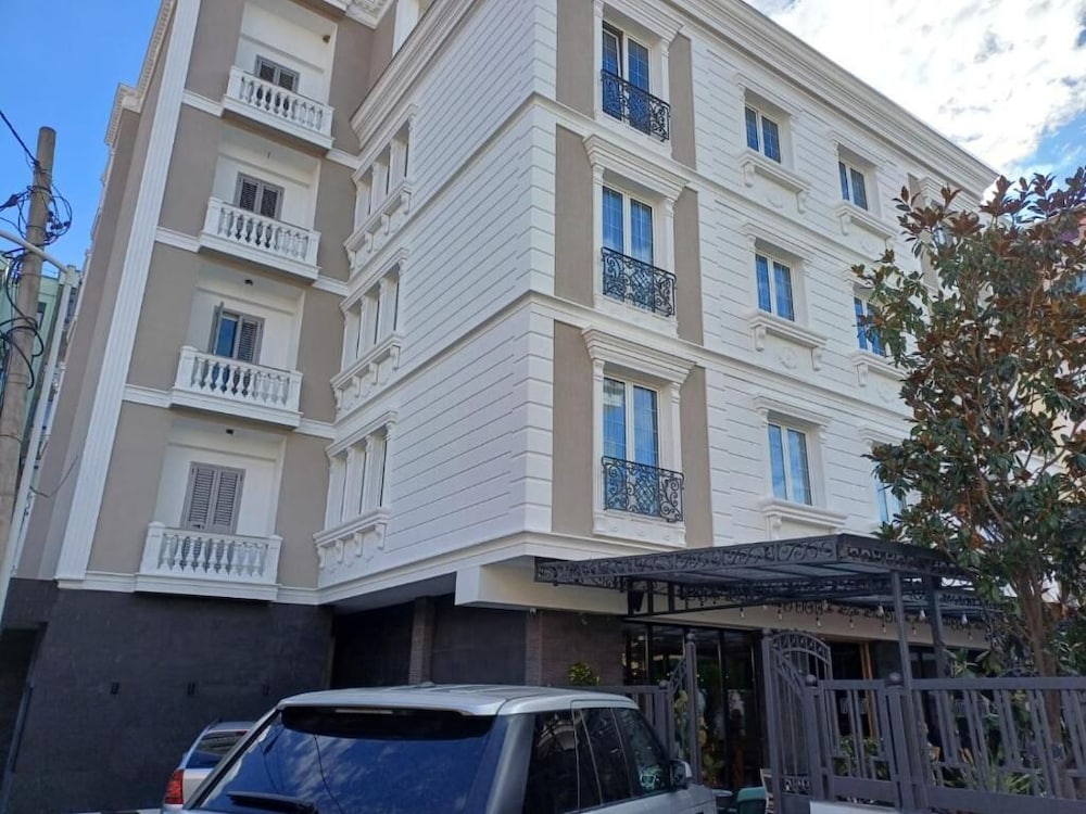 Oxygen Boutique Hotel Tirana 44/55