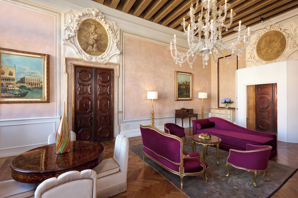 PALAZZO GIOVANELLI - GRAN CANAL 51/75