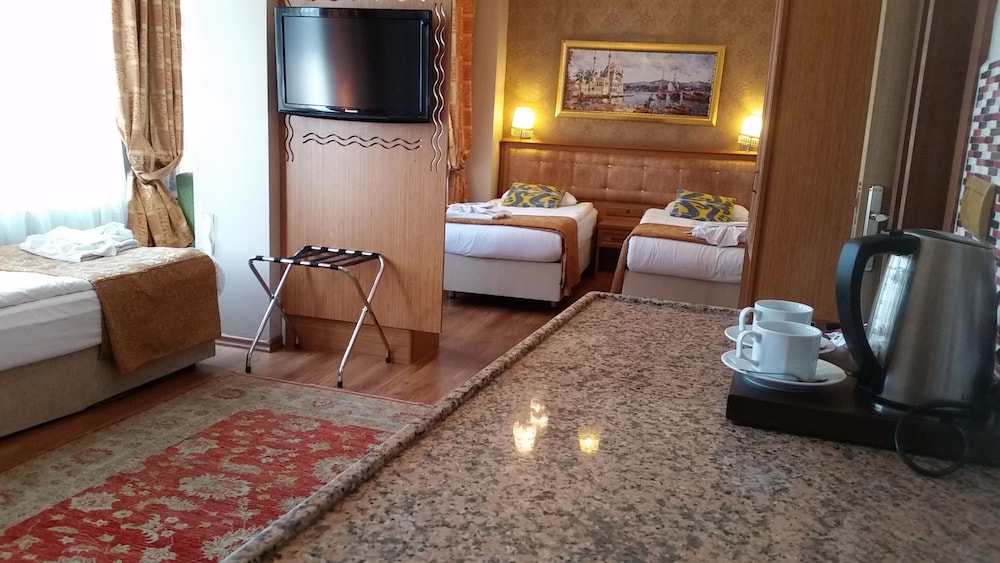 Tashkonak Hotel 51/77