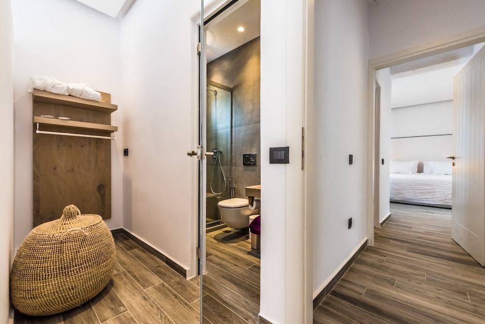 Portes Mykonos Suites And Villas 15/77