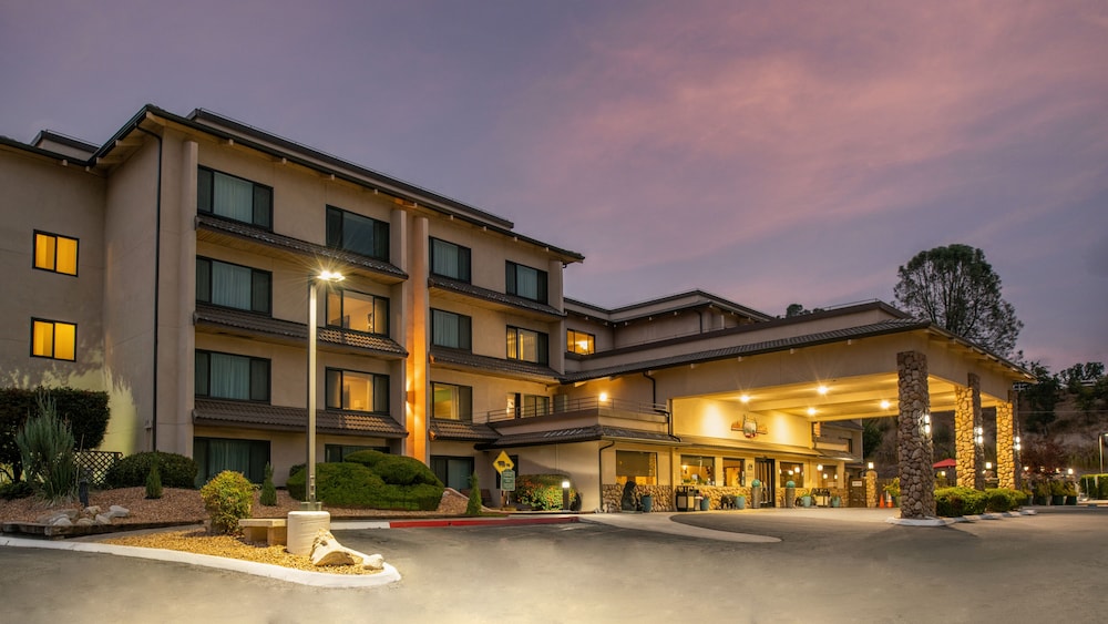 Yosemite Southgate Hotel & Suites in OAKHURST - CA