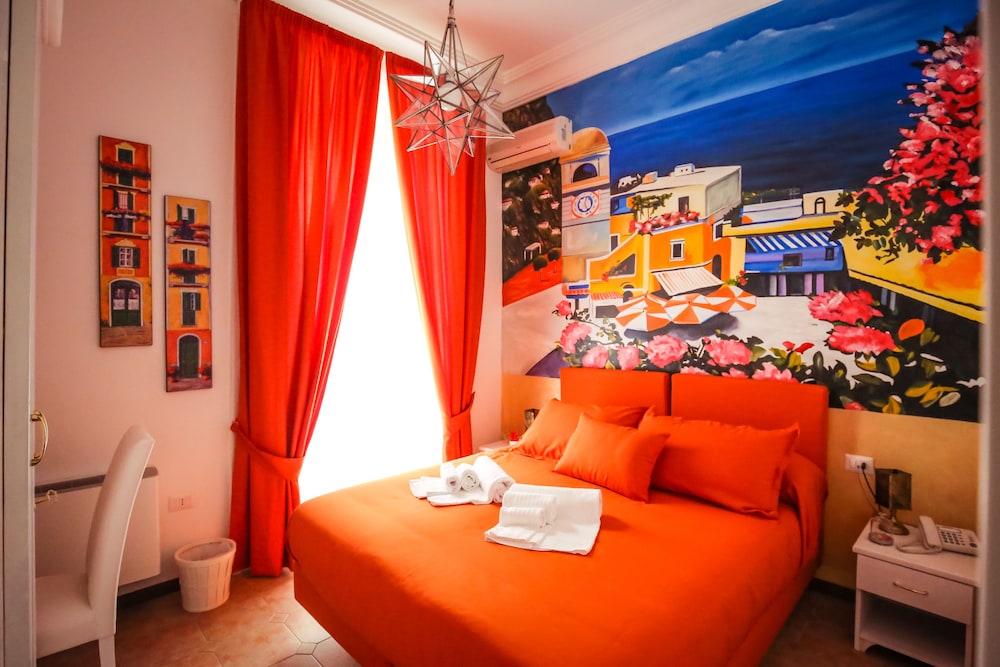 ROOM, DOUBLE OR TWIN BED