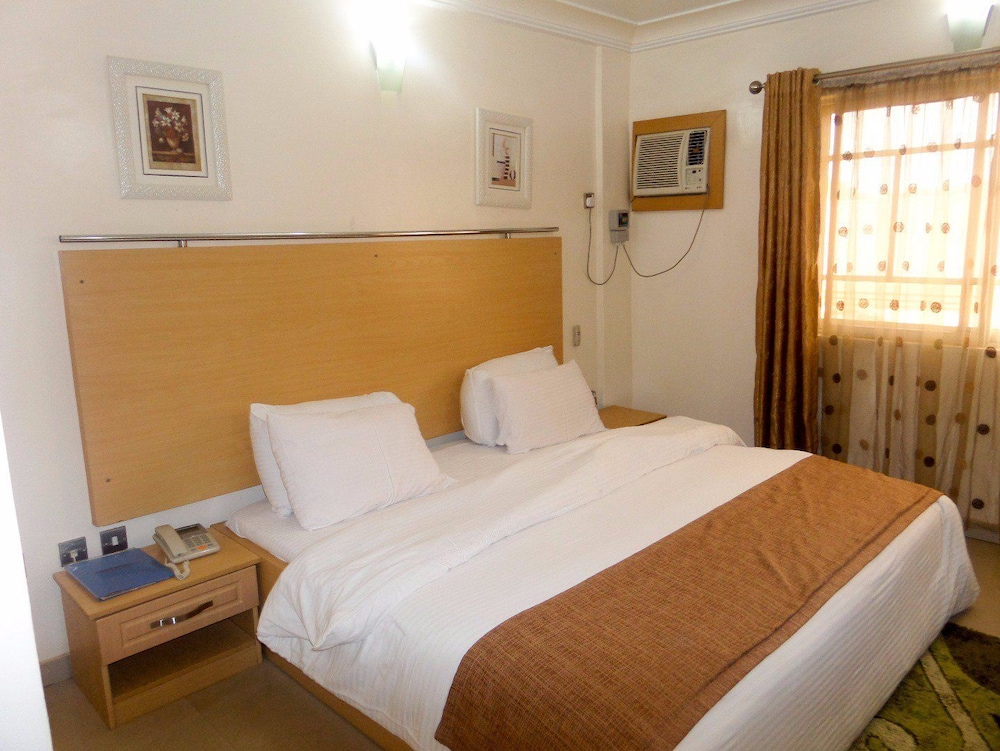 Ayalla Hotels Ltd 9/50