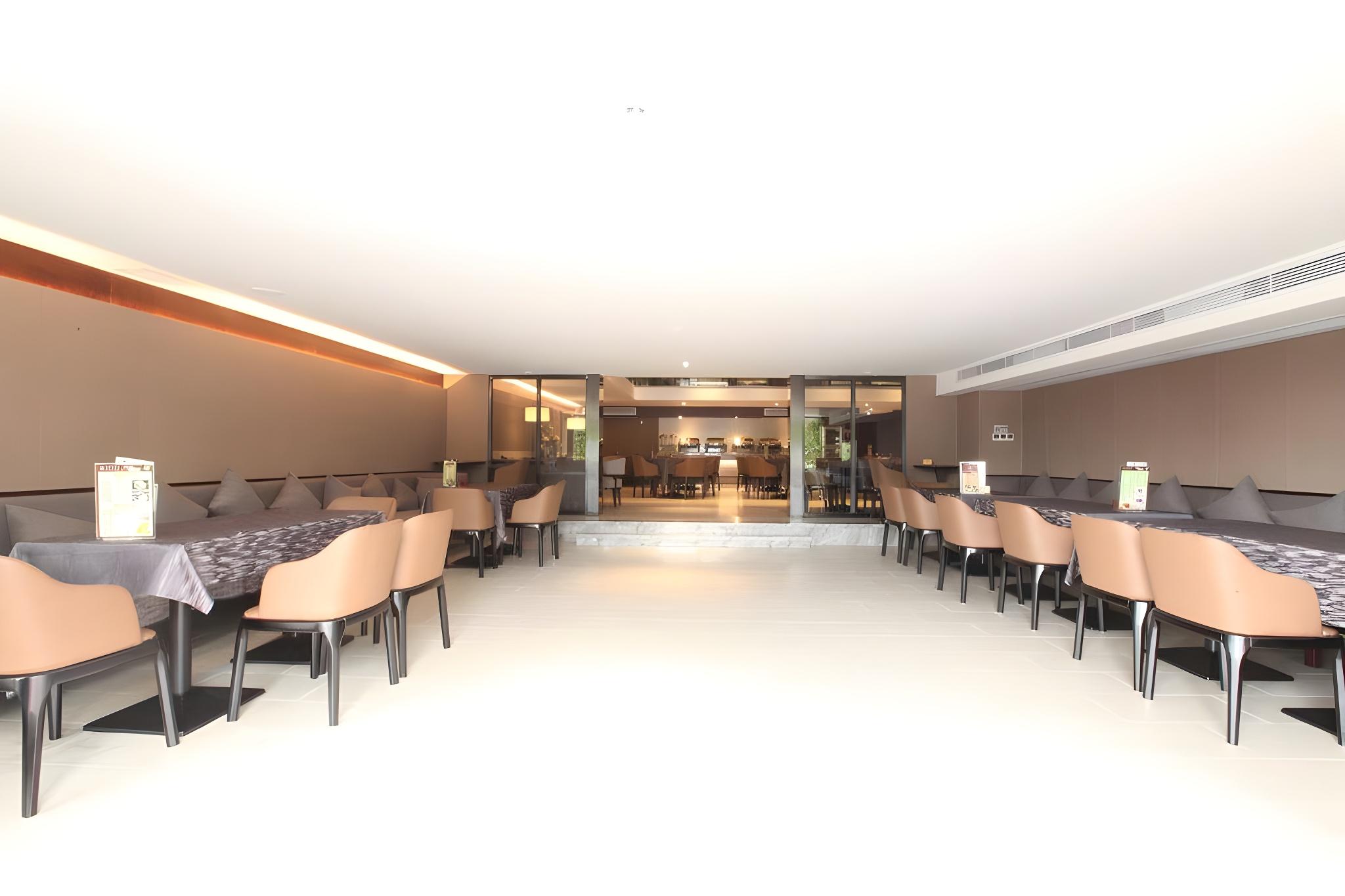 Dynasty Hotel (Shenzhen Futian Port) 56/62