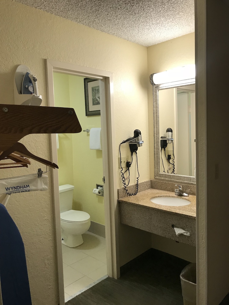 Baymont By Wyndham Gainesville I-75 44/46