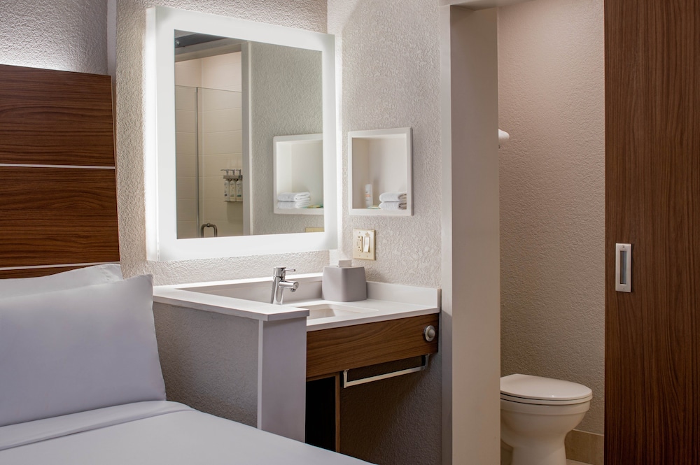 Holiday Inn Express New Orleans Dwtn - Fr Qtr Area 17/52