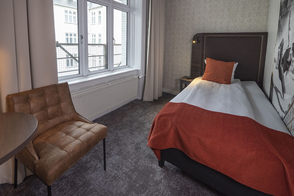 Hotel Mayfair 52/67