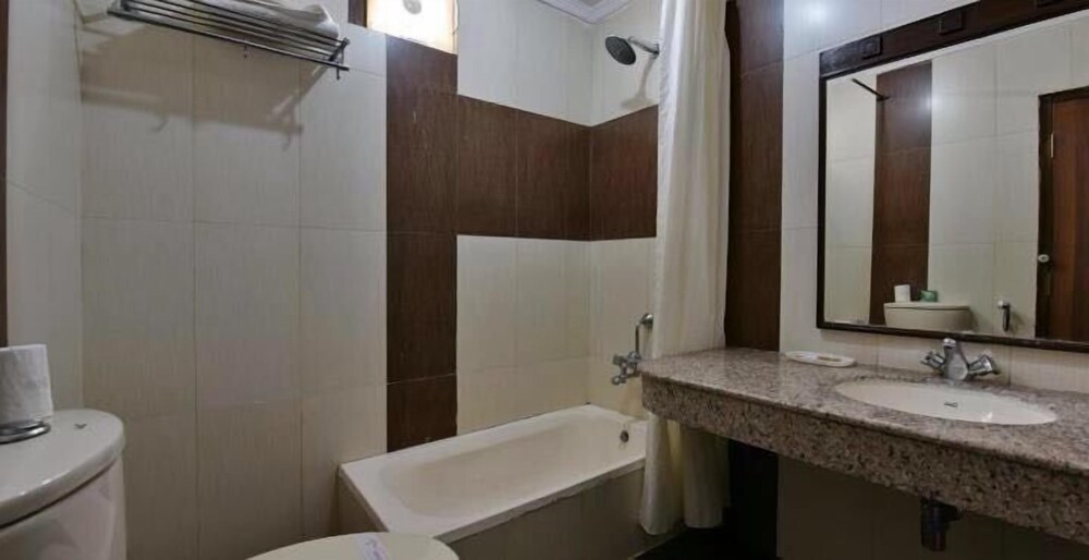 Hotel Taj Darbar 44/45