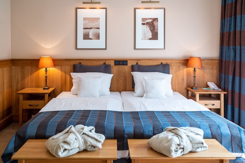 Waldhotel Tannenhauschen 17/50