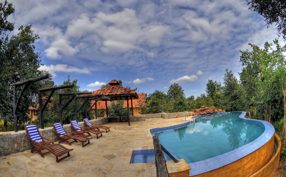 Kanha Earth Lodge 48/50