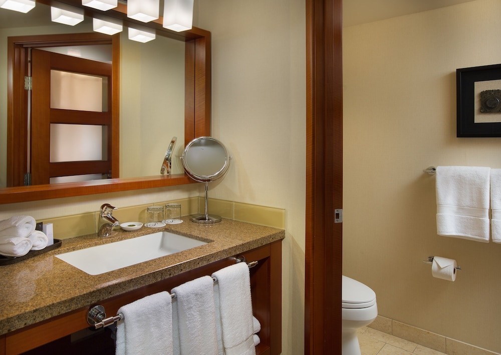 Paramount, 2 Queen Beds, Accessible 4/6