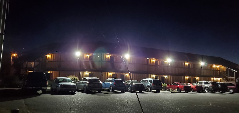 Olympic View Inn 6/49