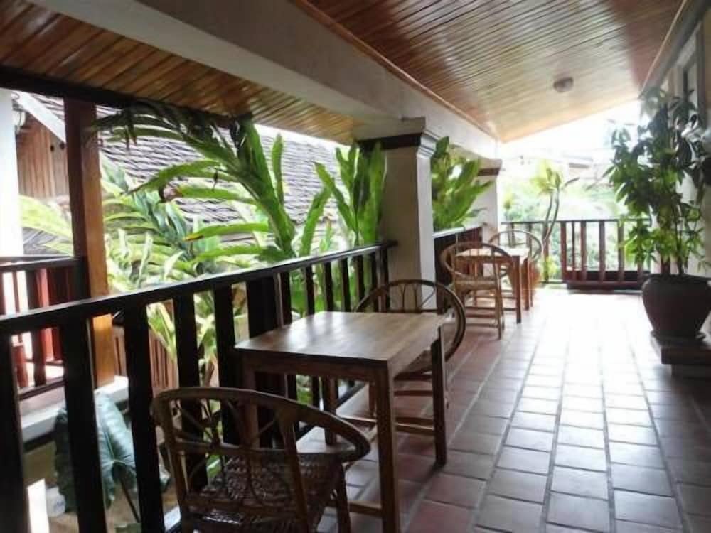 Lao Lu Lodge 79/91