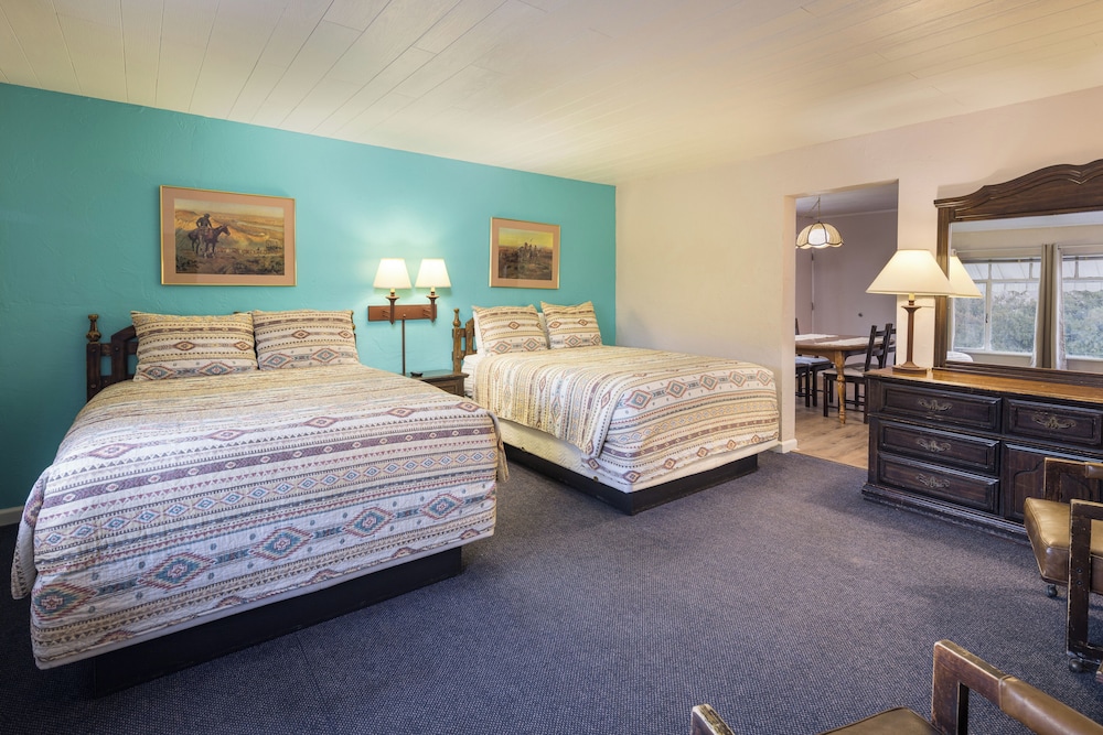 FAMILY SUITE