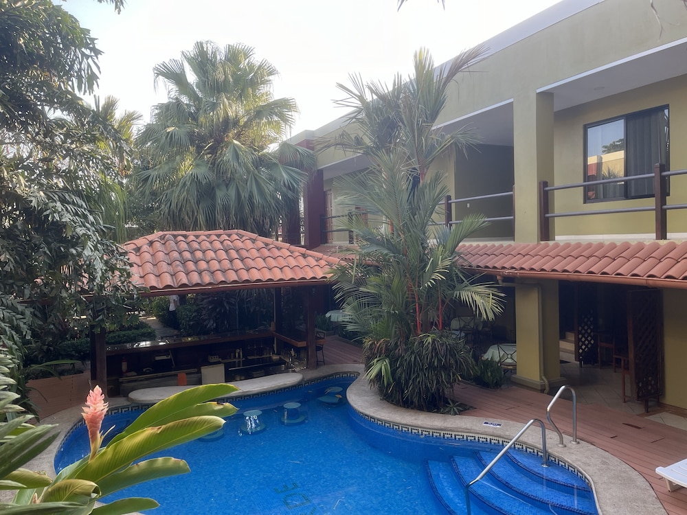 Hotel Iguana Verde 33/34