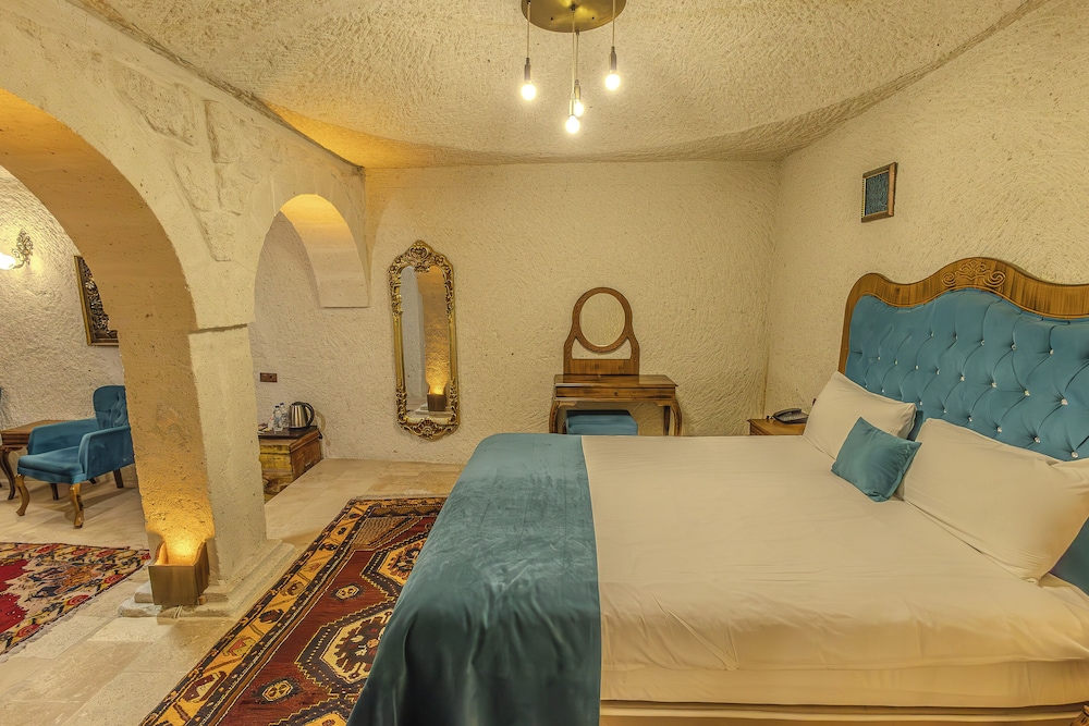 Miracle Cave Hotel 10/50
