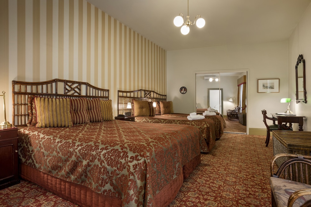 Hadleys Orient Hotel 24/47