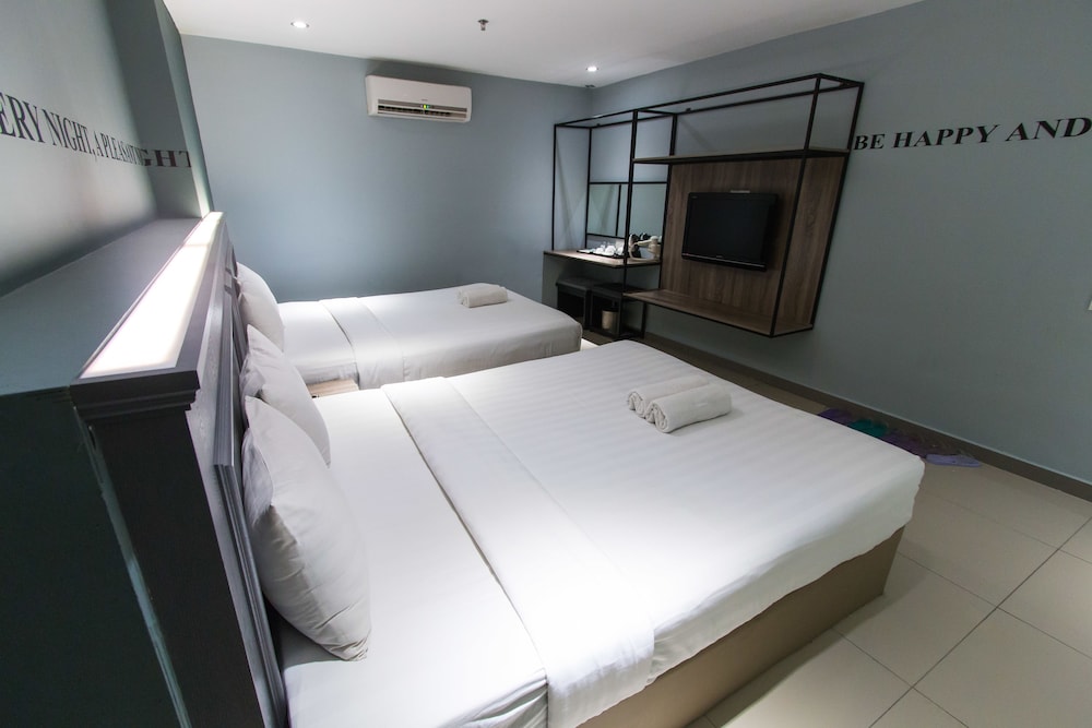 Hotel 99 - Bandar Puteri Puchong 31/56