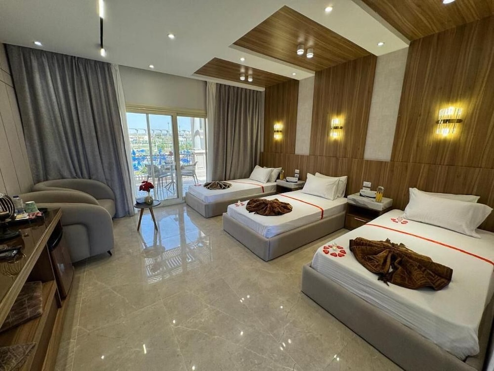 Ramage Hotel & Resort 34/130
