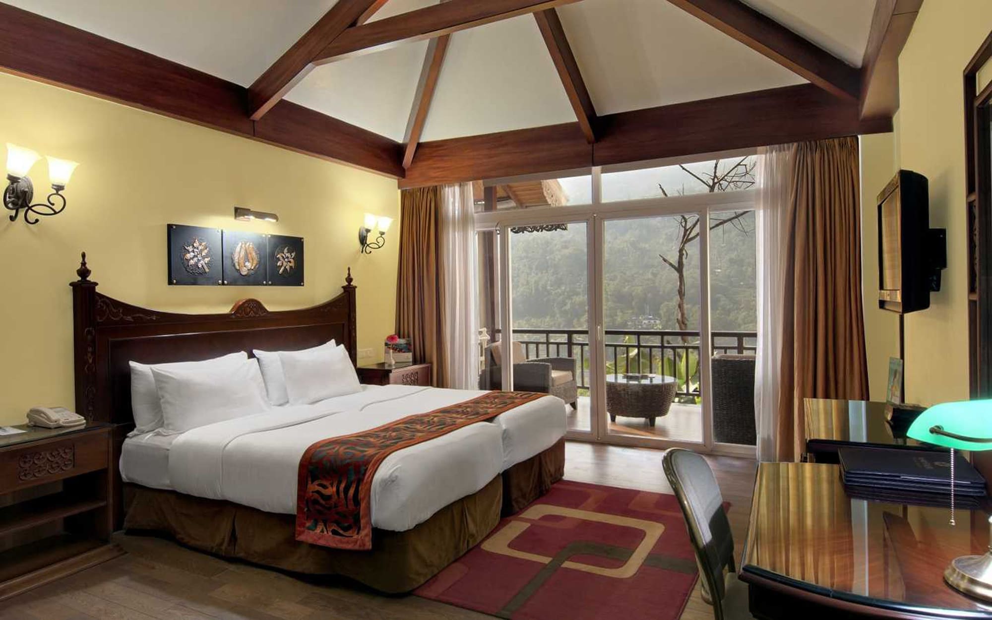 DELUXE