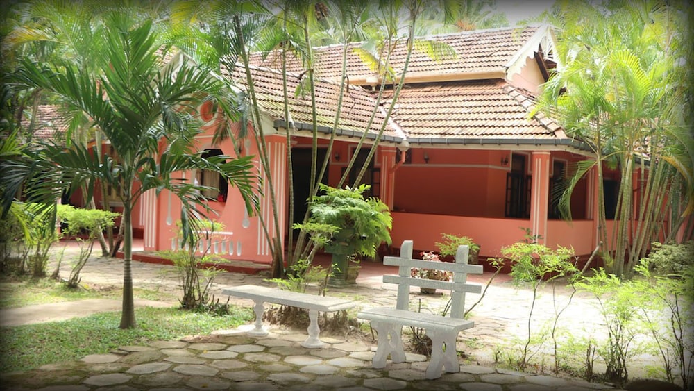 Villa Sunshine Hotel 13/14