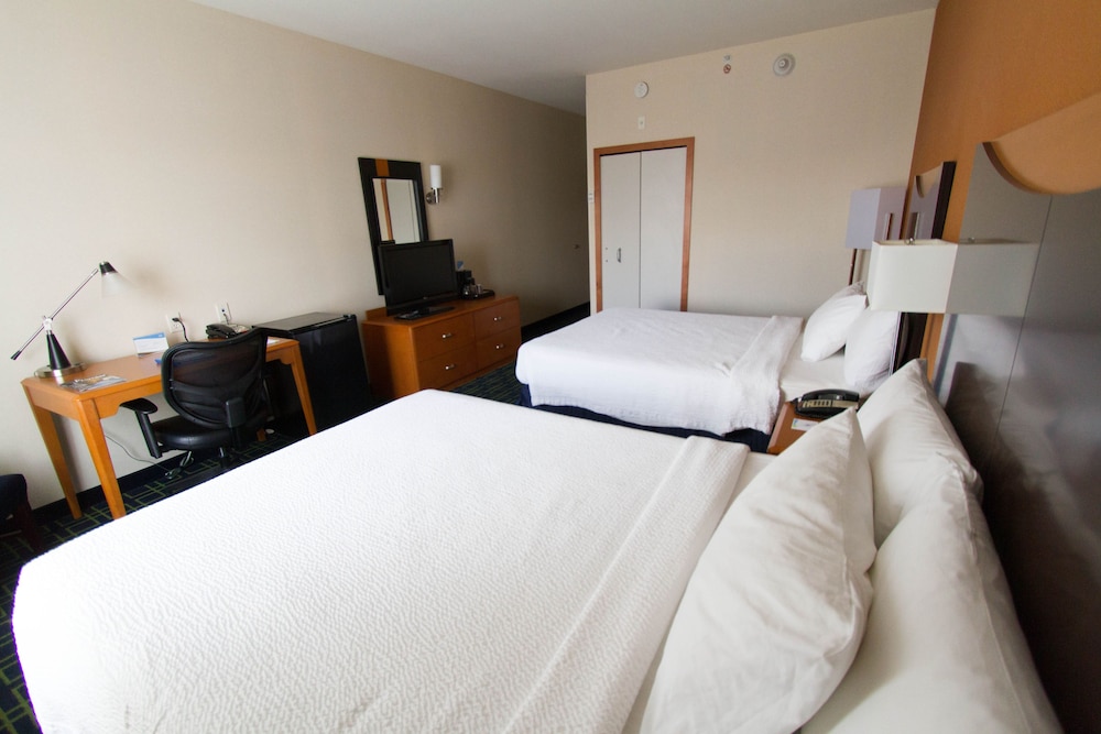 Fairfield Inn & Suites by Marriott Santa Maria 7/31