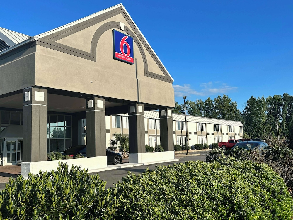Motel6 Rock Hill, SC - Cherry Road in ROCK HILL - SC
