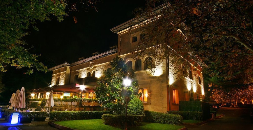 Hotel Artaza 5/43