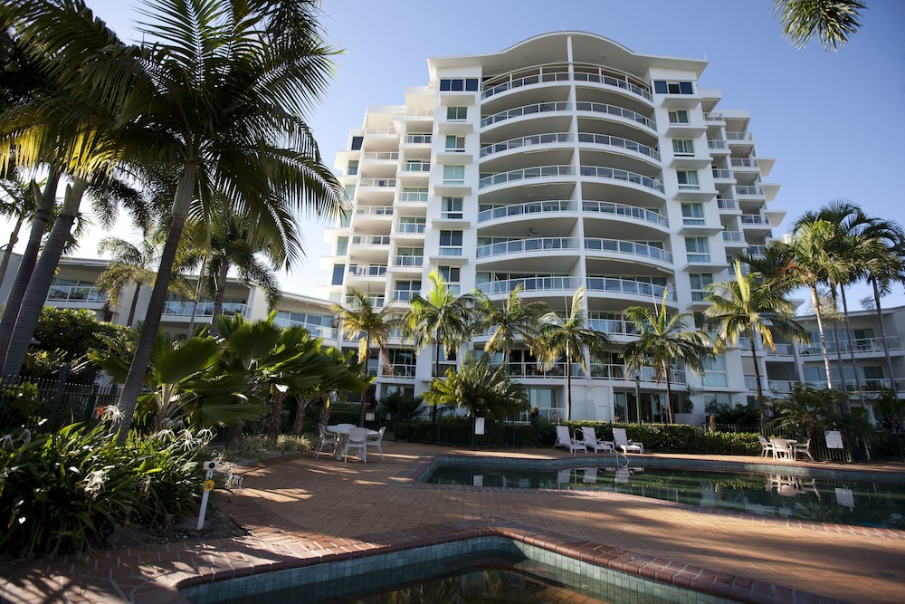 MARINERS NORTH HOLIDAY APARTMENTS 69/77