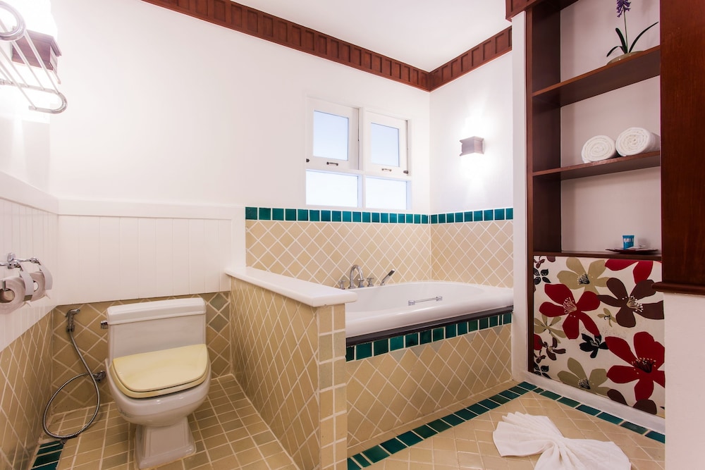 Samui Buri Beach Resort 50/50