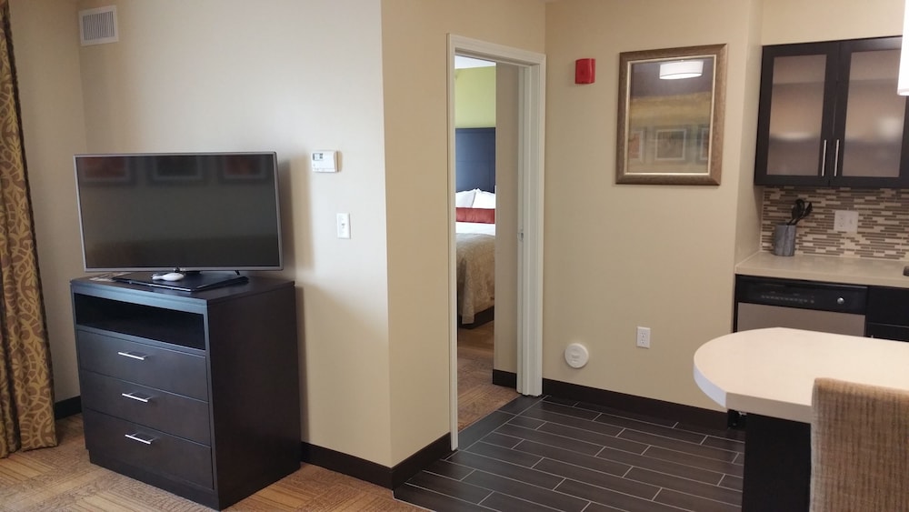 Staybridge Suites Merrillville 13/51