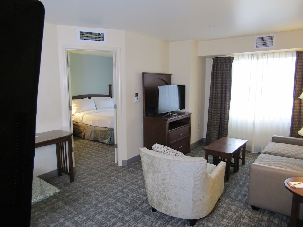 STAYBRIDGE SUITES ROCHESTER - UNIVERSITY 45/78